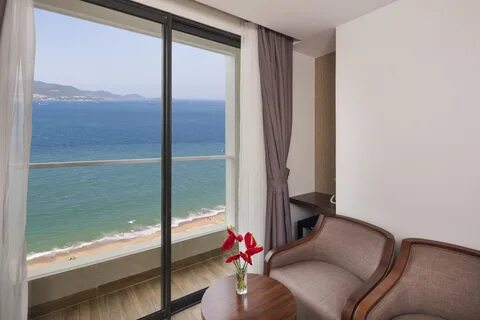 White pearl sea view