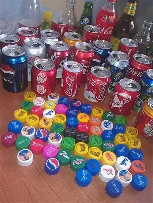 Крышка фанта. Крышка от газировки. коллекция крышек от газировки. коллекция банок от газировки. крышки для газированных напитков.