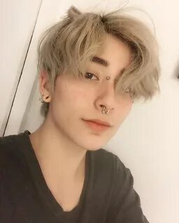 Карей парен
