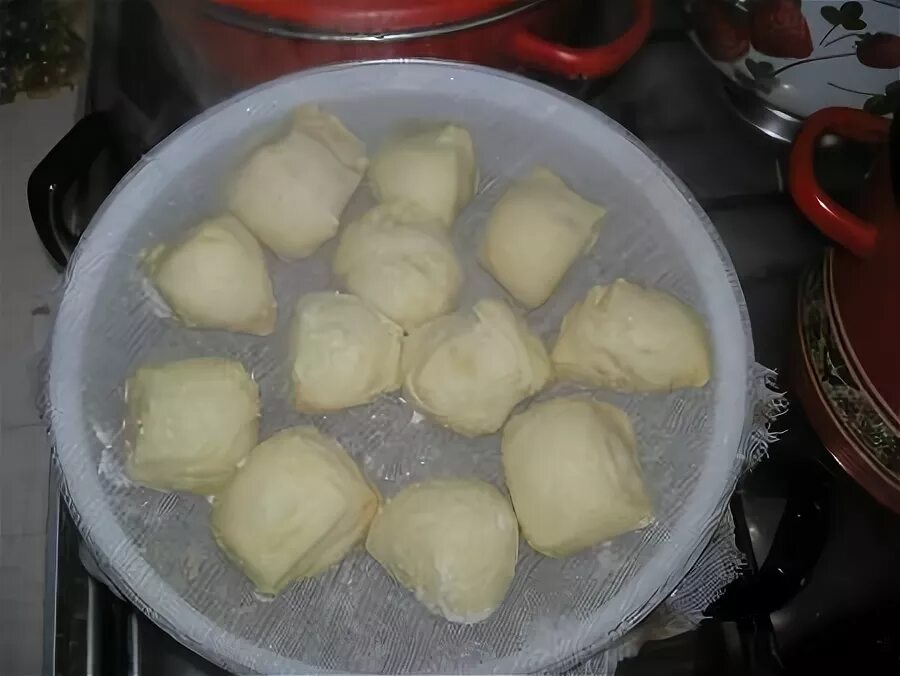 Клецки с творогом. Украинская еда галушки. Клецки на кефире. Клецки на кефире. Кнедлики вареники галушки клецки.