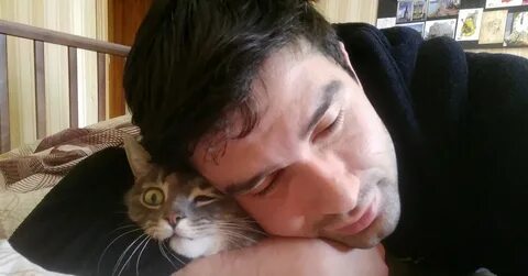 Сейчас полезет