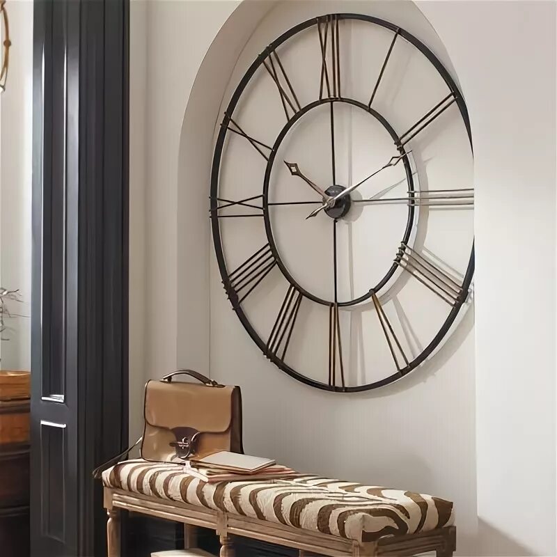 Tom s clock is big. Tom s clock is big