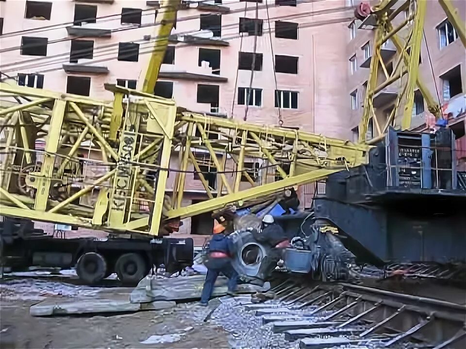 Строительные объекты, башенные краны - Фото с высоты птичьего полета, съемка с к