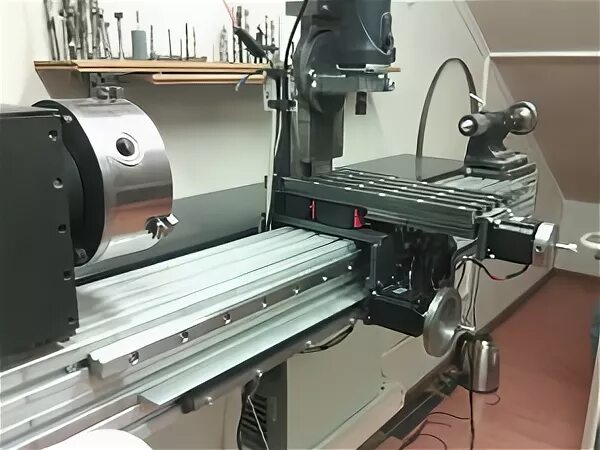 Работа токарно фрезерного станка чпу