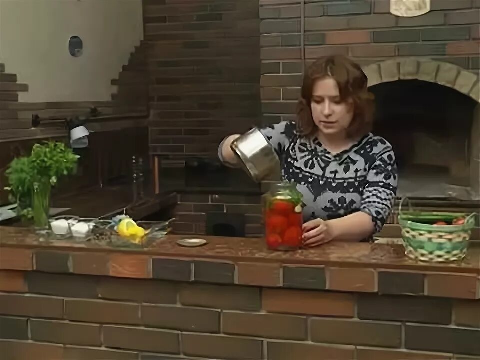 Тв усадьба программа передач. Елена конькова телеканал усадьба. игнаткина заготовки,передача усадьба. элла игнаткина домашние заготовки. канал усадьба домашние заготовки элла игнаткина.