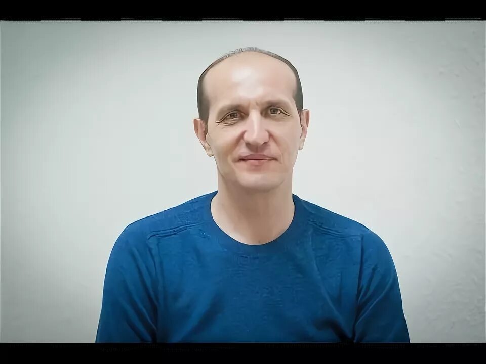 Том хупер фильмы. Тома хупер. 6 интервью. Артем вахитов глори. 6 интервью.