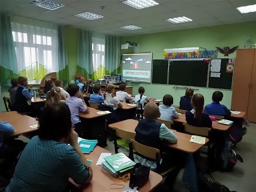 Мкоу семилукская. Губаревская школа Воронеж. Губаревская школа Семилукский район. Учителя Губаревской СОШ. Губарёвская СОШ тревога.