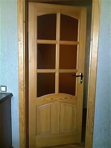 двери филёнчатые деревянные. двери из массива логотип. двери массив бу. массивная деревянная дверь. двери из массива ясеня.