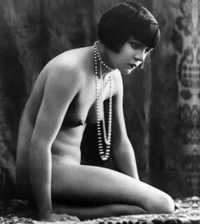 Louise brooks nudes 👉 👌 1920's Era Nude Ziegfeld Follies Actress Lou...