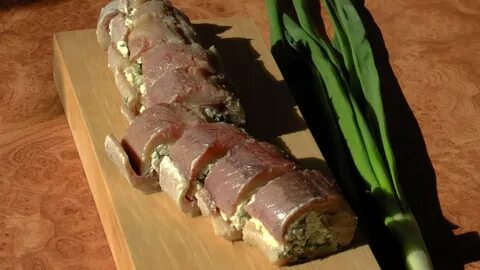 Рулет с сельдью и творожным сыром