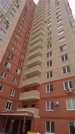 Восьмой этаж. Чарушинская 8 балкон. Примерно 8 этажей. Фото большой 8 этажей.
