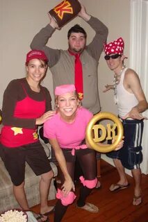 Donkey Kong Country is brought to life with Dixie, Diddy, Donkey, and Funky ...
