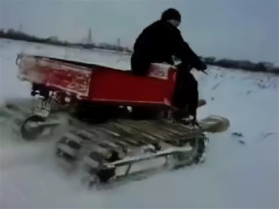 Снегоход из иж юпитер. Мотосани муравей. Мотороллер муравей на гусеницах. Мотособака палочник. Гусеничный модуль для мотоблока брайт.