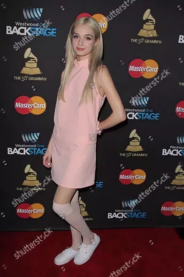 Молот поппи лол арт. Молот поппи лол. League of legends поппи арт. Рост поппи. Поппи из игры хагги.