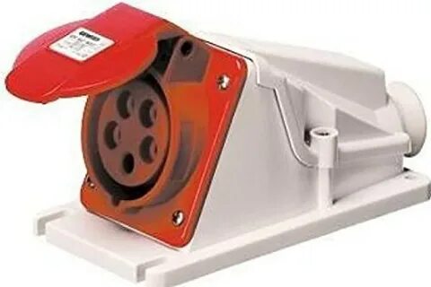 Розетка 3p n e 16a ip44