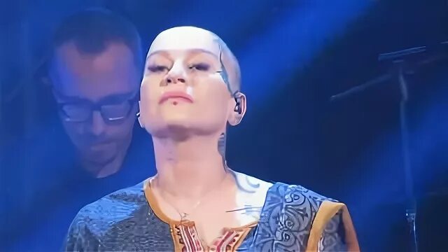 Хакимов танцы на стеклах. Хакимов танцы на стеклах. Фахриддин хакимов ну ка все вместе. Хакимов танцы на стеклах. Танцы на стёклах танцы не для слабых.