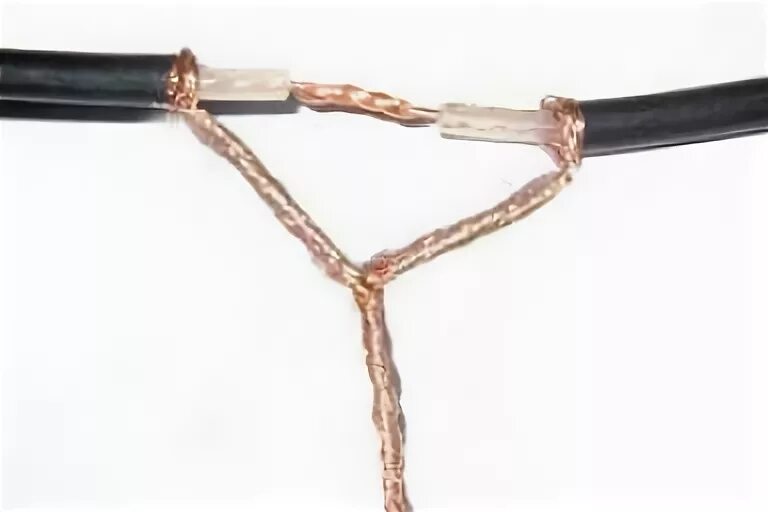 Как соединить телевизионный кабель между собой. Скрутка коаксиального кабеля. Как соединить коаксиальный кабель. Соединения коаксиального кабеля скруткой. Соединение антенного кабеля скруткой.