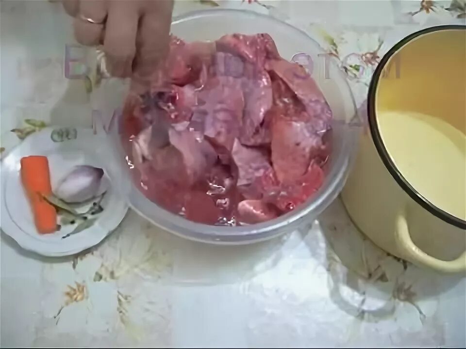 Блюда из свиного легкого. Вареное легкое говяжье. Как приготовить легкие видео. Свиное легкое пирожки. Сердце свиное тушеное.