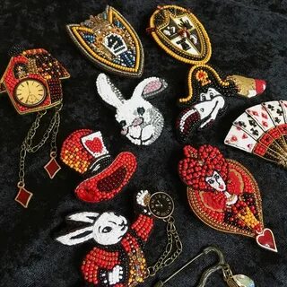 Герои сказок с украшениями