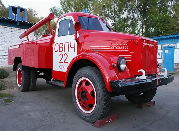 Памятник пожарному автомобилю. ГАЗ 51 пожарный. Пожарные машины СССР. ГАЗ 51 пожарка.