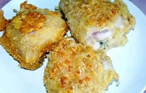 Куриное филе с сыром в сухарях