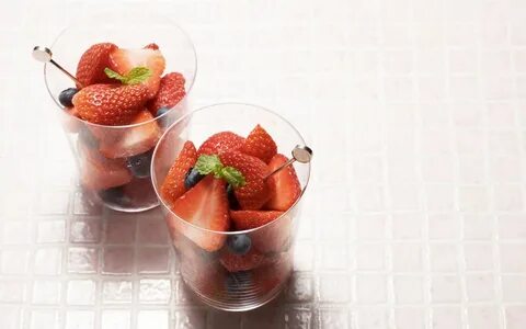 Клубника в стаканчике
