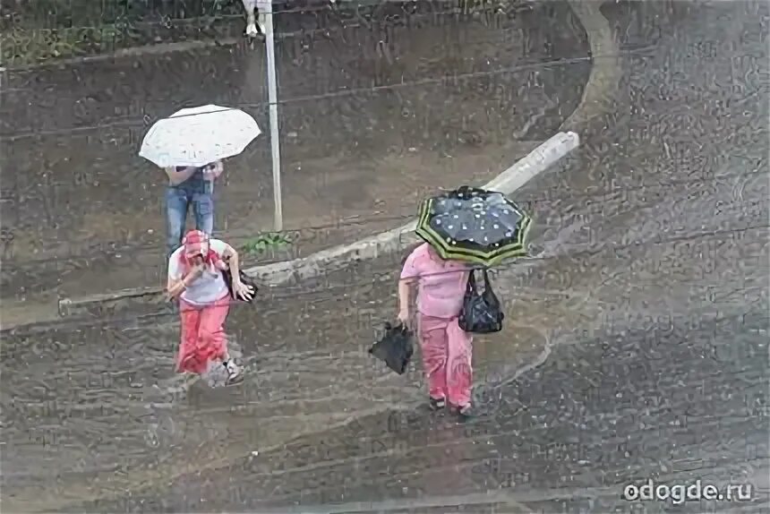 Саратов дождь. Дождь не прекращавшийся в течение часа. Дожди на карте киров. В течение часа дождь закончится. Синтаксический разбор вдруг страшный громовой.