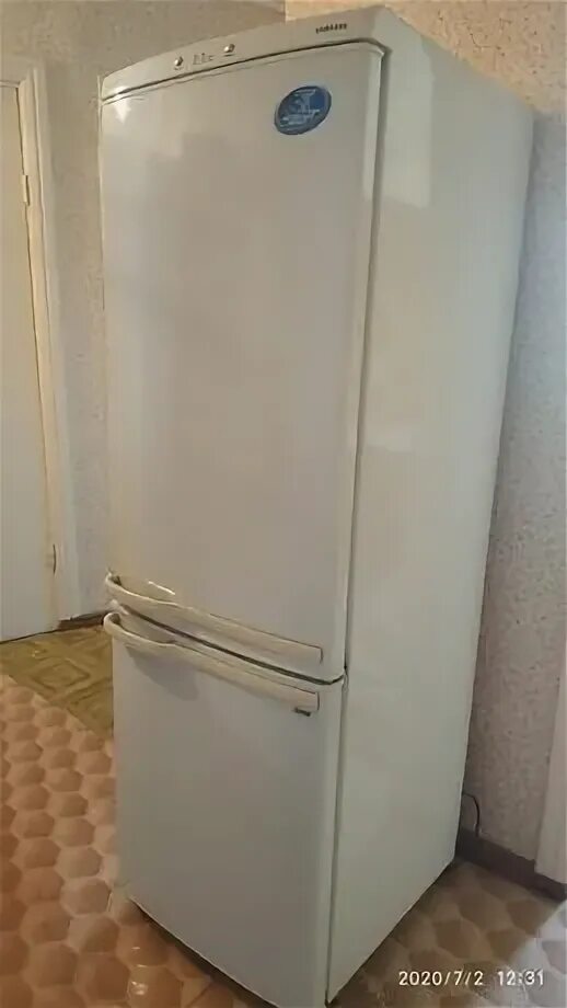 Продам двухкамерный холодильник. Холодильник атлант 130. Продам двухкамерный холодильник. Холодильник капельный двухкамерный ремонт kaiser. Двухкамерный холодильник юрюзань 207.