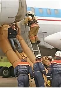 Эвакуация воздушным транспортом. Последствия чс на воздушном транспорте. Комбинированная эвакуация населения. Спасение самолета. Эвакуация населения воздушным транспортом.