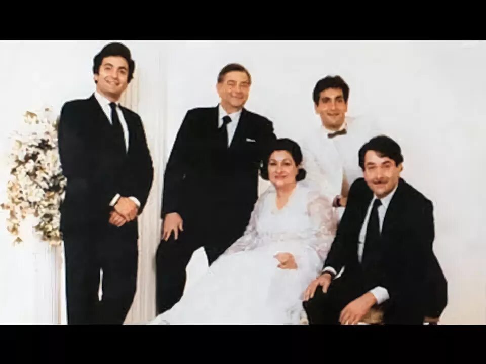 Bollywood Heartthrobs who Cheated on their Wives