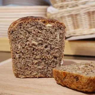 Небольшой круглый хлебец приготовленный из пшеницы