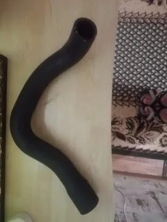 Нижний патрубок радиатора горячий