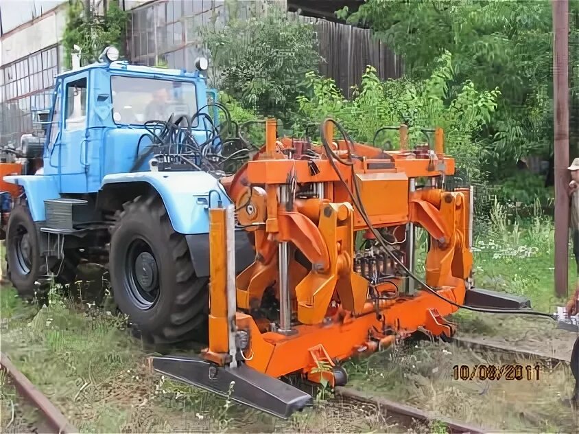 Упм 1. Универсальная путевая машина упм-1. машина путевая упм-1м хтз-150к-09-25. путевая машина упм т-150. упм на базе т-150.