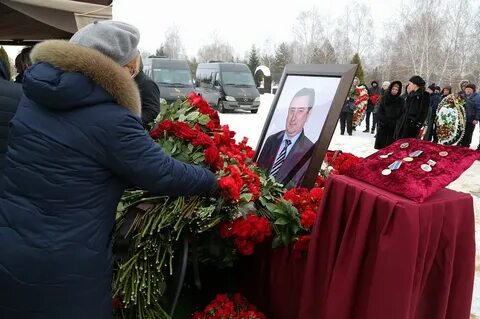 Похороны директора луидор