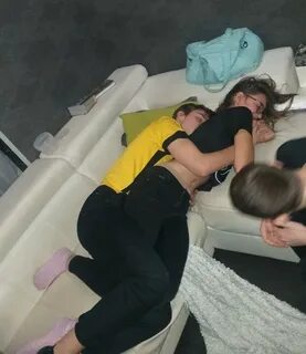 Пьяные студентки видео