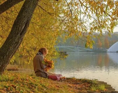 Слушать в мокром саду осень