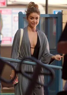 Sarah Hyland - 'Modern Family' Set Photos, Los Angeles - Septembe...