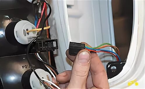 Подключение заднего фонаря на ниве. Разъем фары нива шевроле. разъем заднего фонаря шеви нива. провода задних фонарей нива шевроле. колодка заднего фонаря нива.