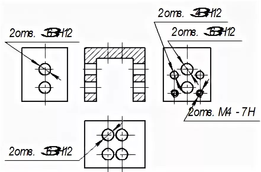 Нижние отверстия одинаковых. Обозначение одинаковых отверстий на чертеже. Обозначение одинаковых размеров. Групповой чертеж детали с разным количеством отверстий. Размеры одинаковых элементов на разных уровнях.