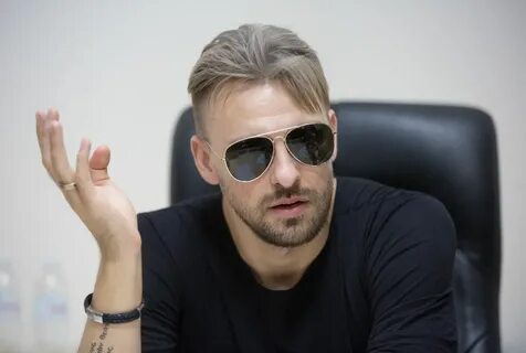 Кто пишет песни