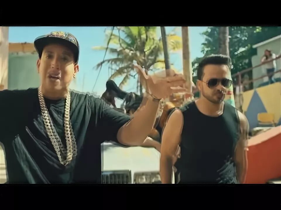 Luis fonsi feat daddy yankee despacito. Луис деспосито. луиса фонси despacito. луис деспосито продюсер. луис фонси в очках.