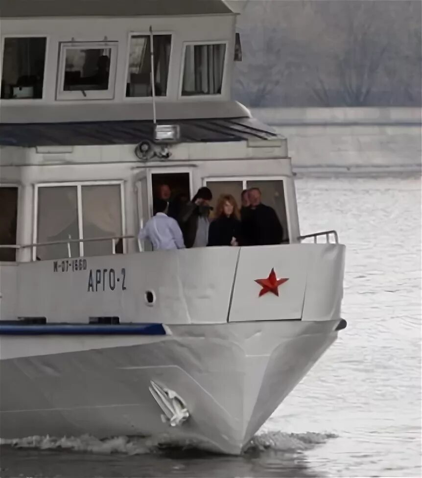 пугачева на яхте под украинские песни