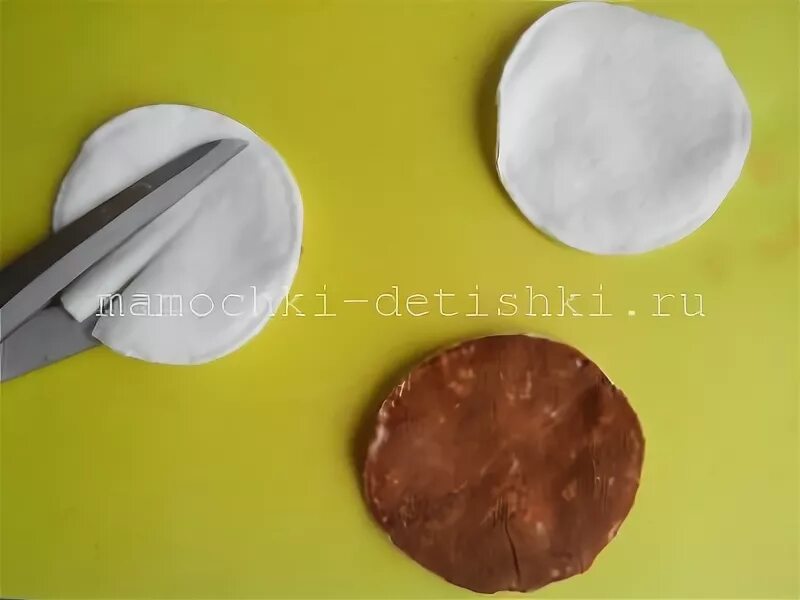 Патчи для глаз из ватных дисков. Грибы на ватных дисках. еда из 2 ватных дисков. как сделать патчи для глаз в домашних условиях из ватных дисков. как сшить еду из ватных дисков.