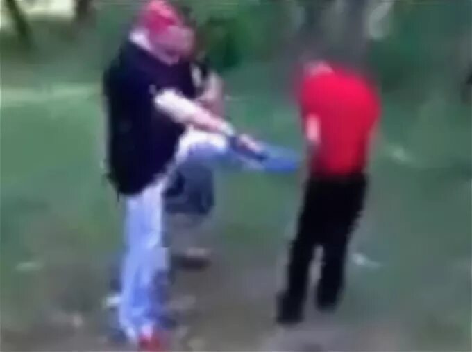 Кавказцы издевались. Кавказцы глумятся над русскими. Кавказцы издевались. Русские избили кавказцев. Дагестанцы издеваются над девушкой.