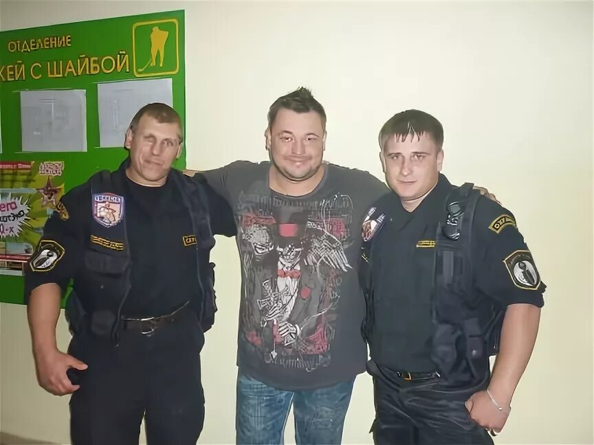 Работа охранником в клину. Клин охранник. дмитрий елохин клин охранник гбр. agc клин охрана. охрана в клину работать с 18 лет.