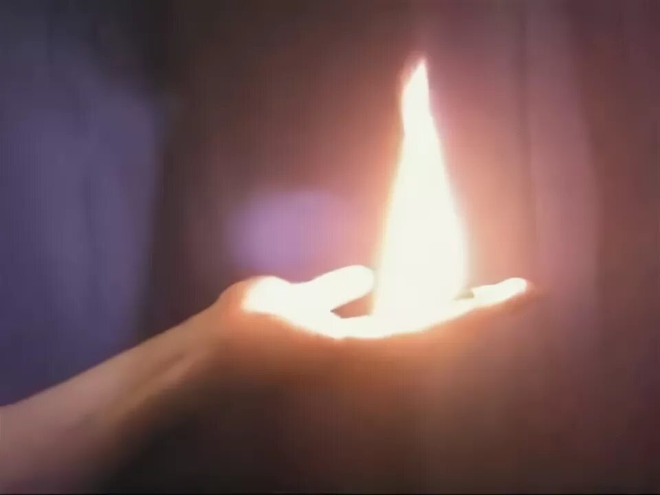 Фокус пламя в руке. Магические трюки с огнем. Холодный огонь в руках. Фокусы с огнем. Как сделать фокус с огнем.