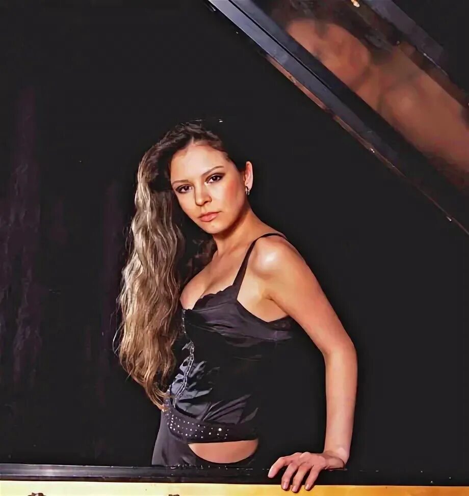 Делия шеппард. Copacabana her name was lola. Песня her name is lola. Лола астанова фото в молодости. Песня her name is lola.