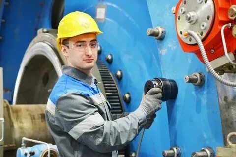 Бывший слесарь завода