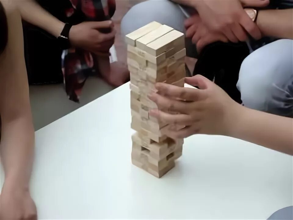 Задания для башни дженга для детей. Башня вытаскивать. Башня вытаскивать. Настольная игра hasbro дженга. Башня из брусков.