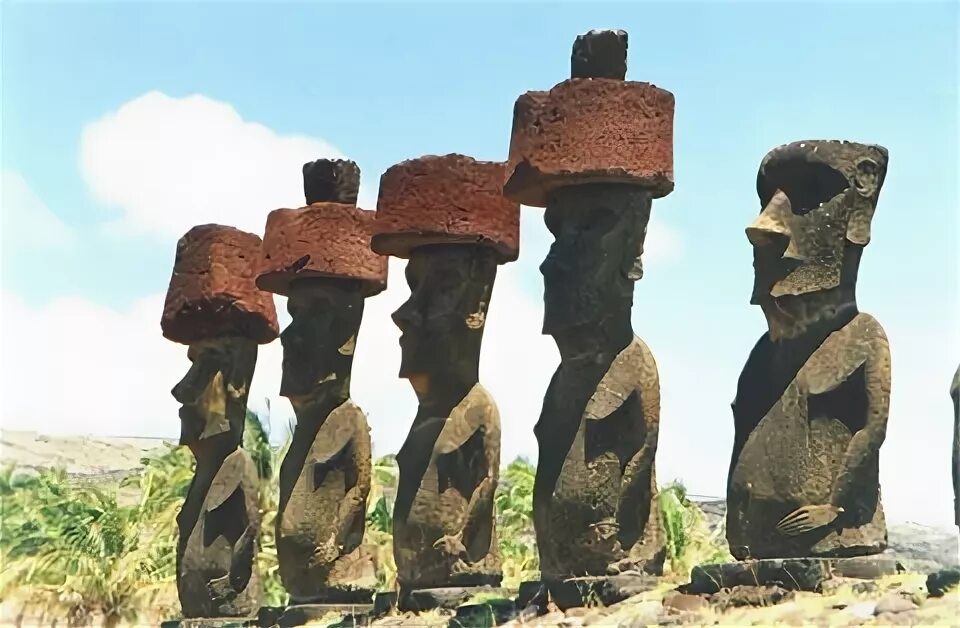 Мулдашева остров пасхи. Каменные статуи моаи остров пасхи чили. Мулдашев остров пасхи. Мулдашева остров пасхи. Остров пасхи рельеф.